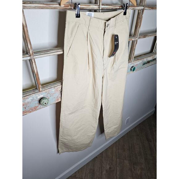 NWT Levi's High Rise Loose Wide Straight Leg Khaki's size 30 - Picture 9 of 10
